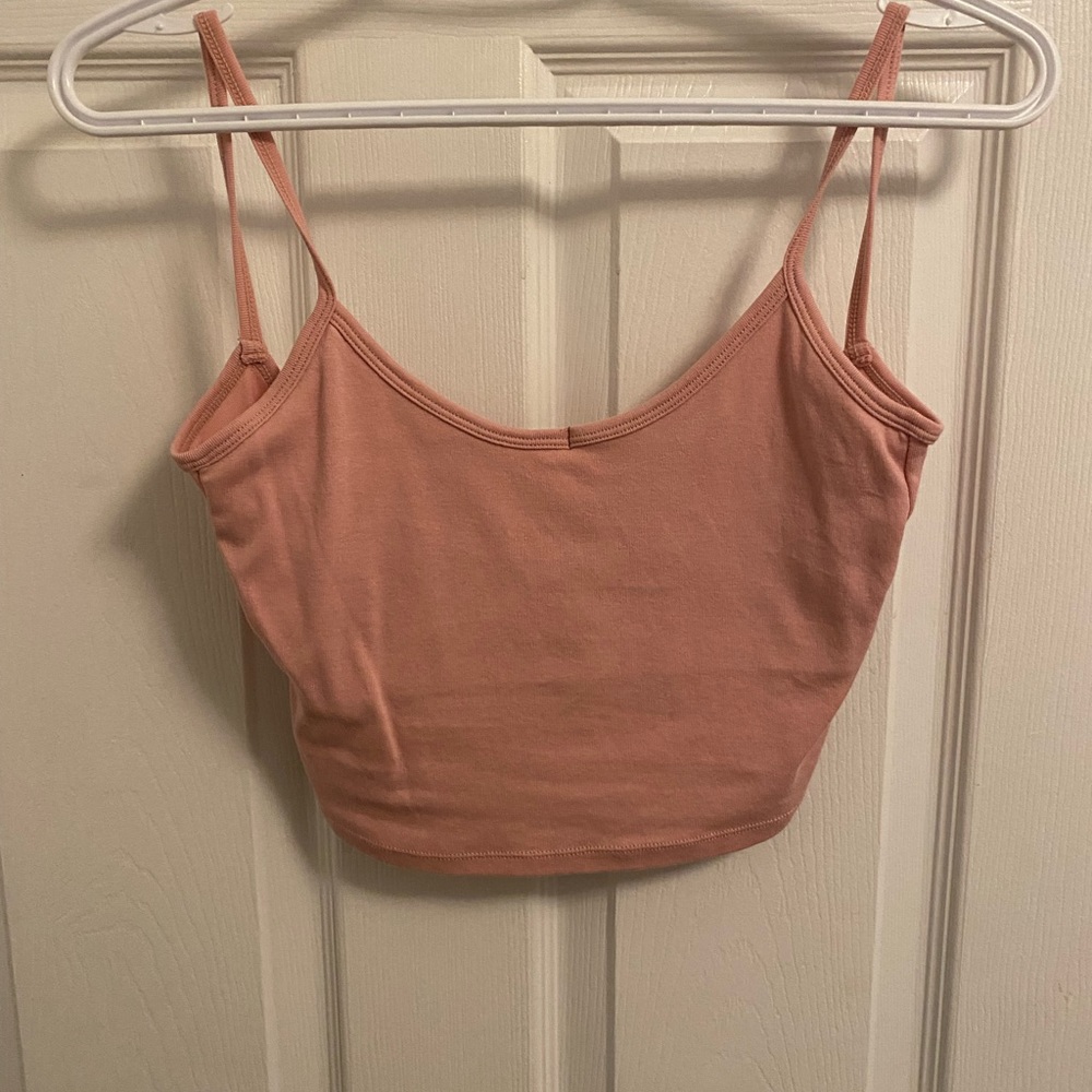 pink tank top